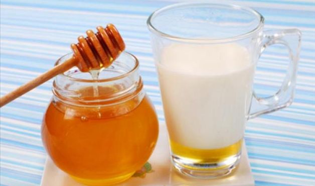Emagrecer saudável com iogurte desnatado com mel